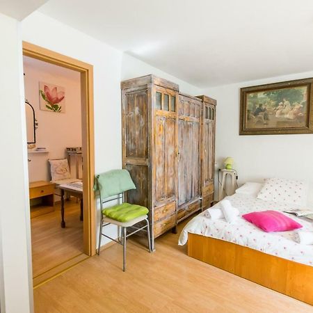Beautiful Rustical Apt Ana In The Heart Of Rovinj Exterior photo