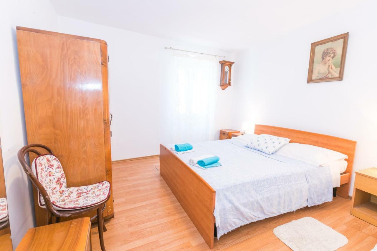 Beautiful Rustical Apt Ana In The Heart Of Rovinj Exterior photo