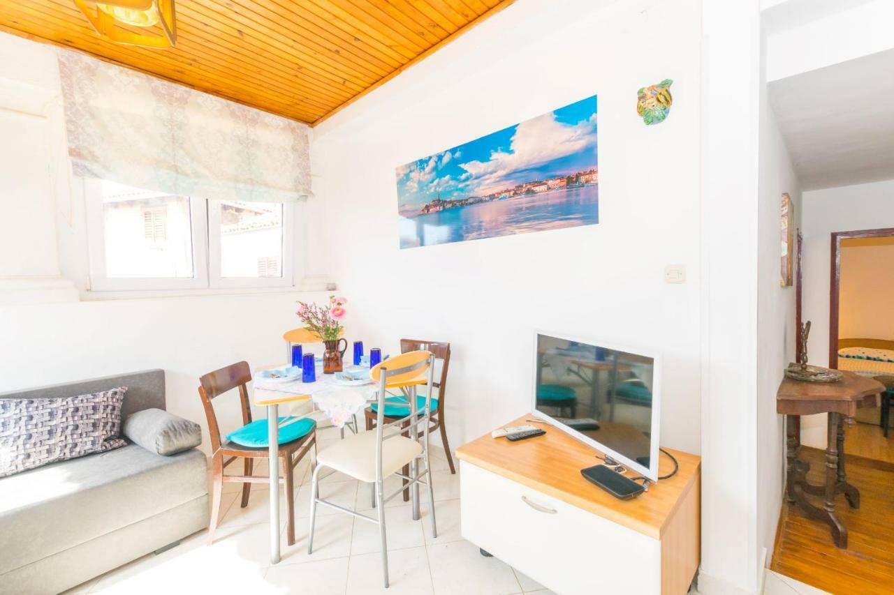 Beautiful Rustical Apt Ana In The Heart Of Rovinj Exterior photo