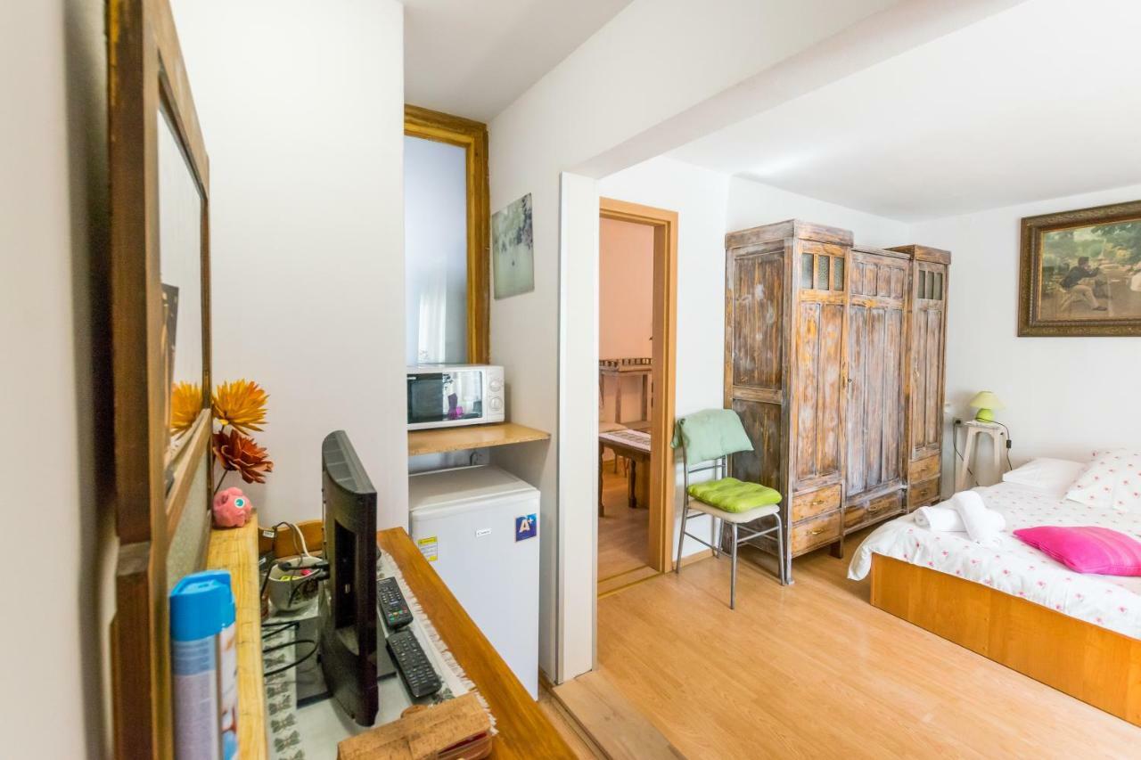 Beautiful Rustical Apt Ana In The Heart Of Rovinj Exterior photo