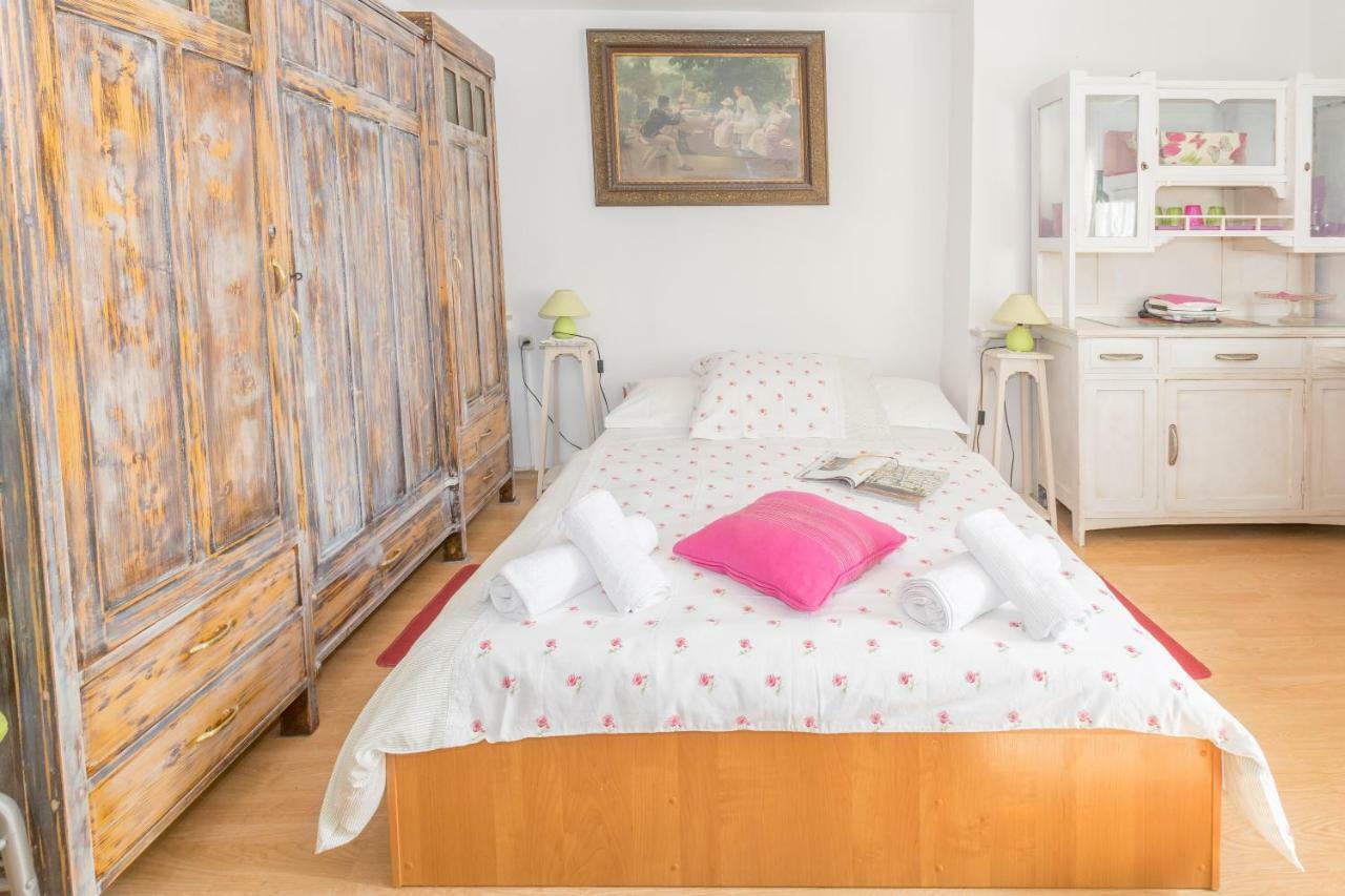Beautiful Rustical Apt Ana In The Heart Of Rovinj Exterior photo