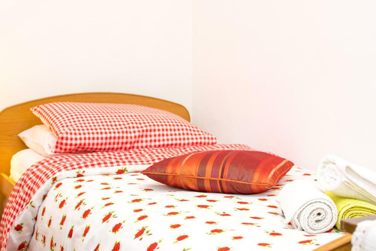 Beautiful Rustical Apt Ana In The Heart Of Rovinj Exterior photo