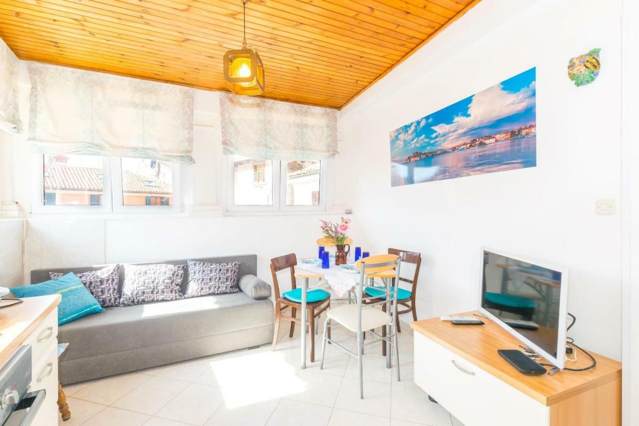 Beautiful Rustical Apt Ana In The Heart Of Rovinj Exterior photo