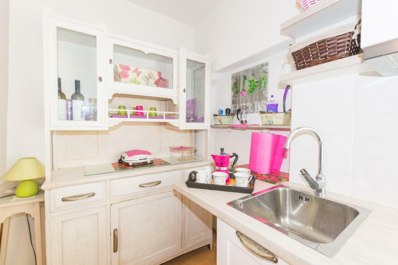Beautiful Rustical Apt Ana In The Heart Of Rovinj Exterior photo