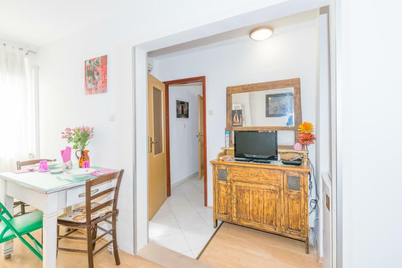 Beautiful Rustical Apt Ana In The Heart Of Rovinj Exterior photo